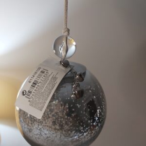 Palla di Natale lucente ed elegante in vetro soffiato e acciaio