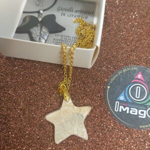 Ciondolo piccolo a forma di Stella - collanina color oro